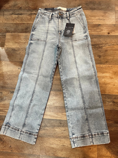 RISEN: FRONT SEAM CROP JEAN