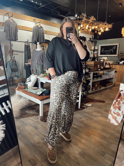 SIDE SPLIT ANKLE TIE LEOPARD PANTS