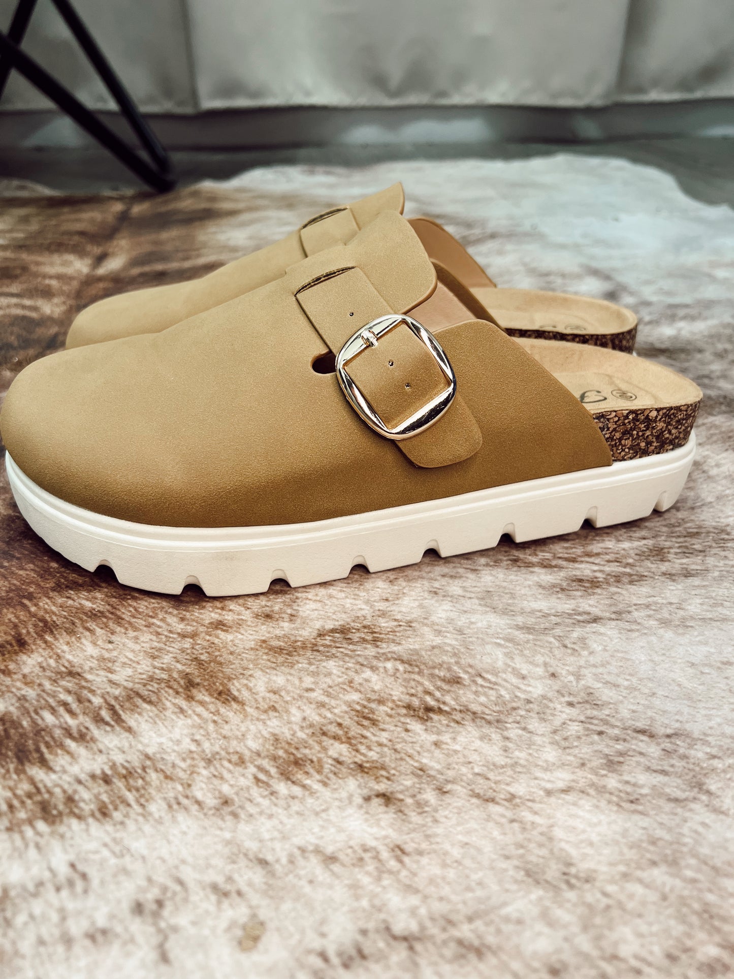 PLATFORM CLOGS: TAN & BLACK