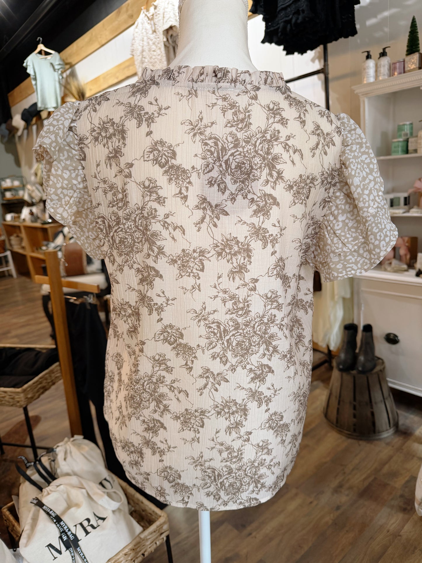 FLORAL & LEOPARD V-NECK BLOUSE