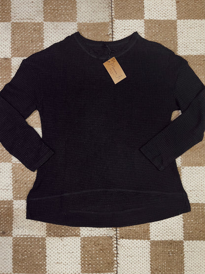 ESSENTIAL WAFFLE KNIT LONG SLEEVE: BLACK