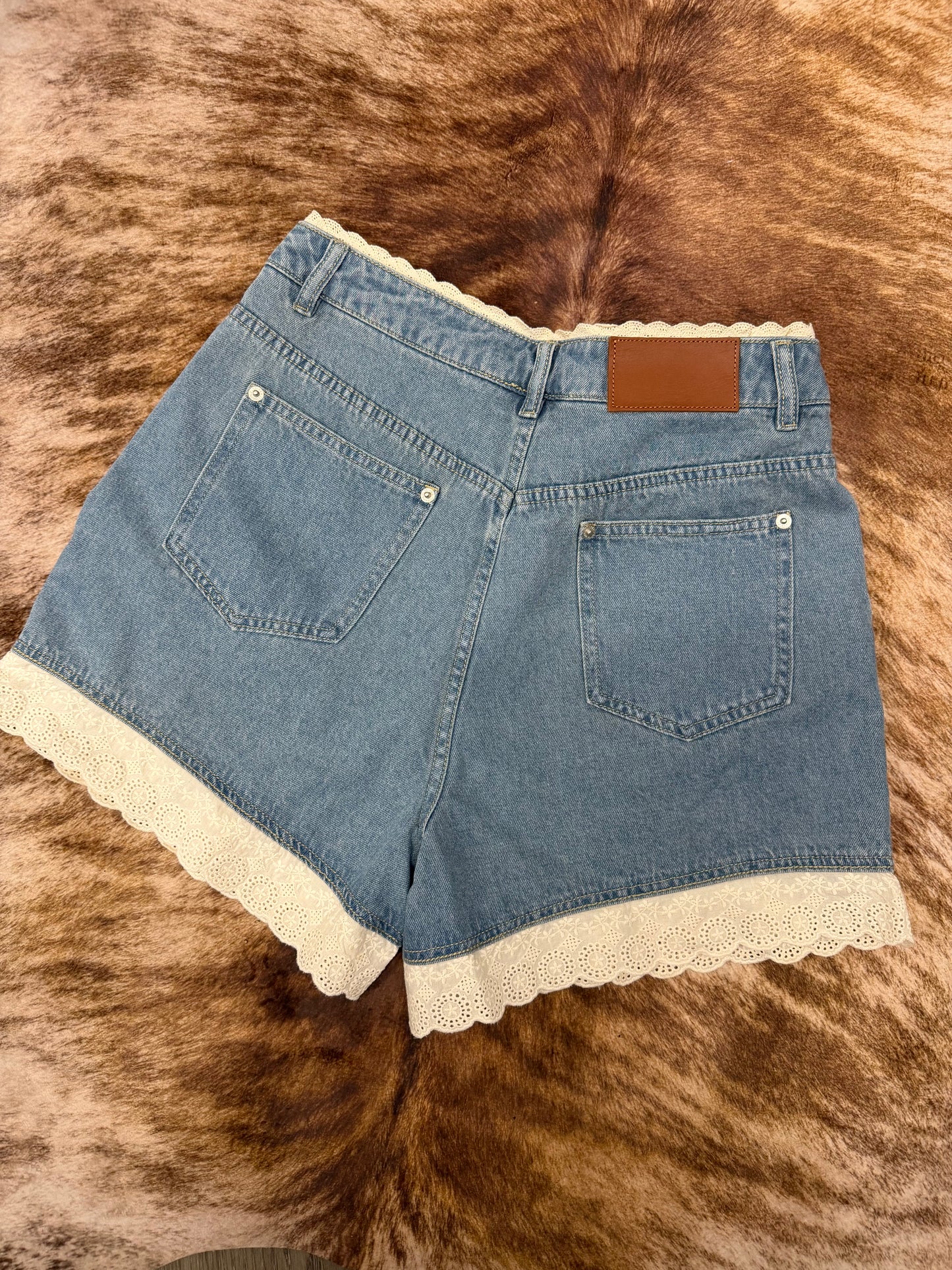 LACE TRIM DENIM SHORTS