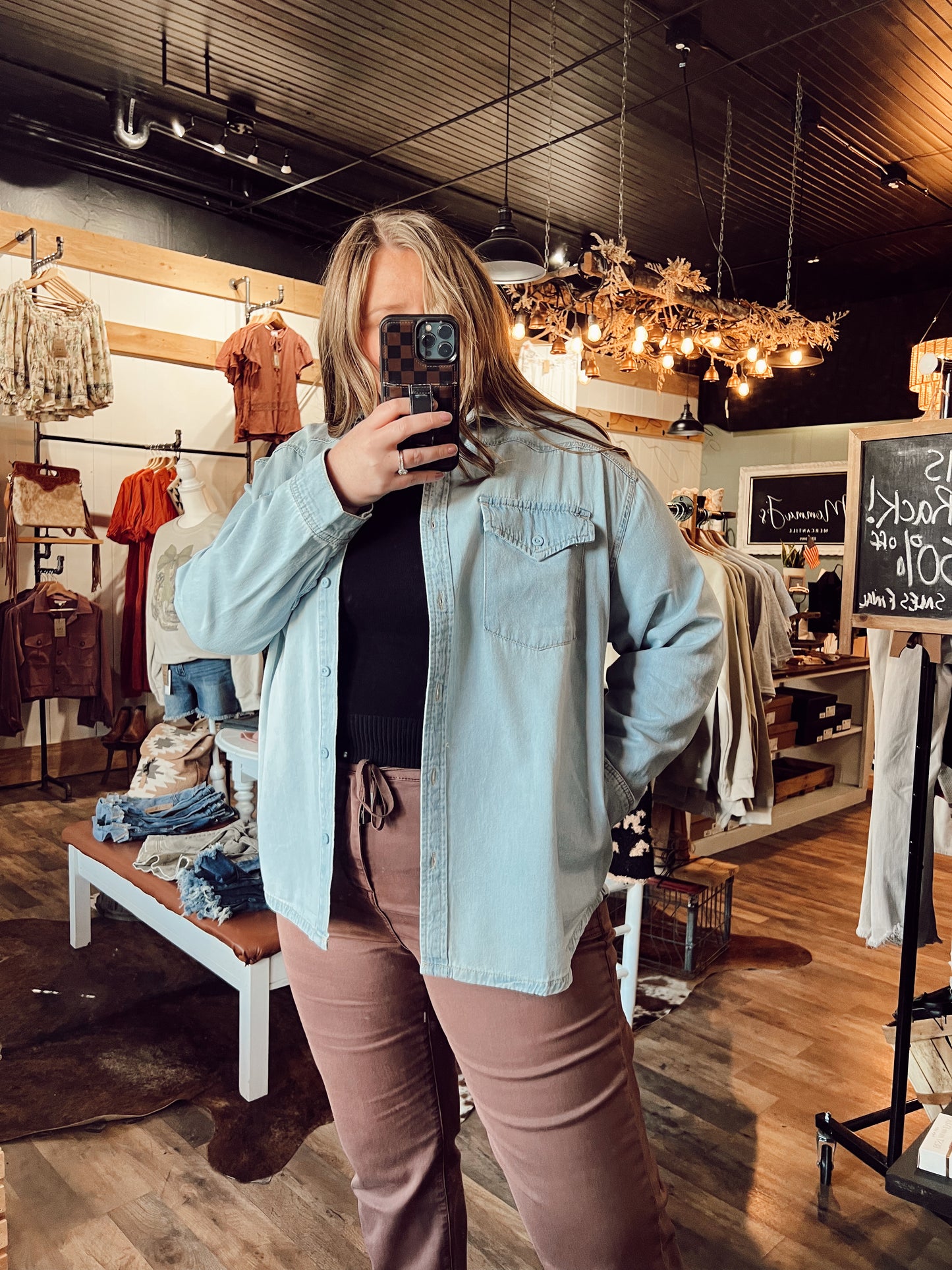 WESTERN YOKE DENIM SHIRT: LIGHT WASH