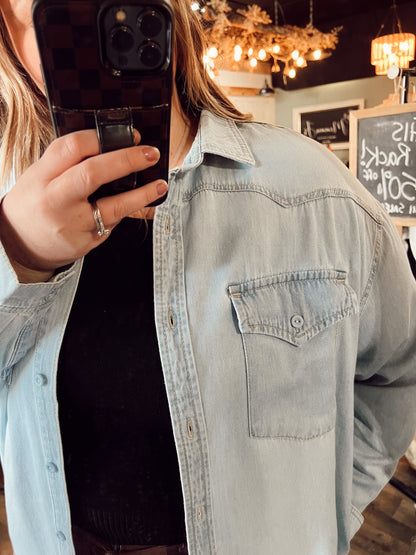 WESTERN YOKE DENIM SHIRT: LIGHT WASH