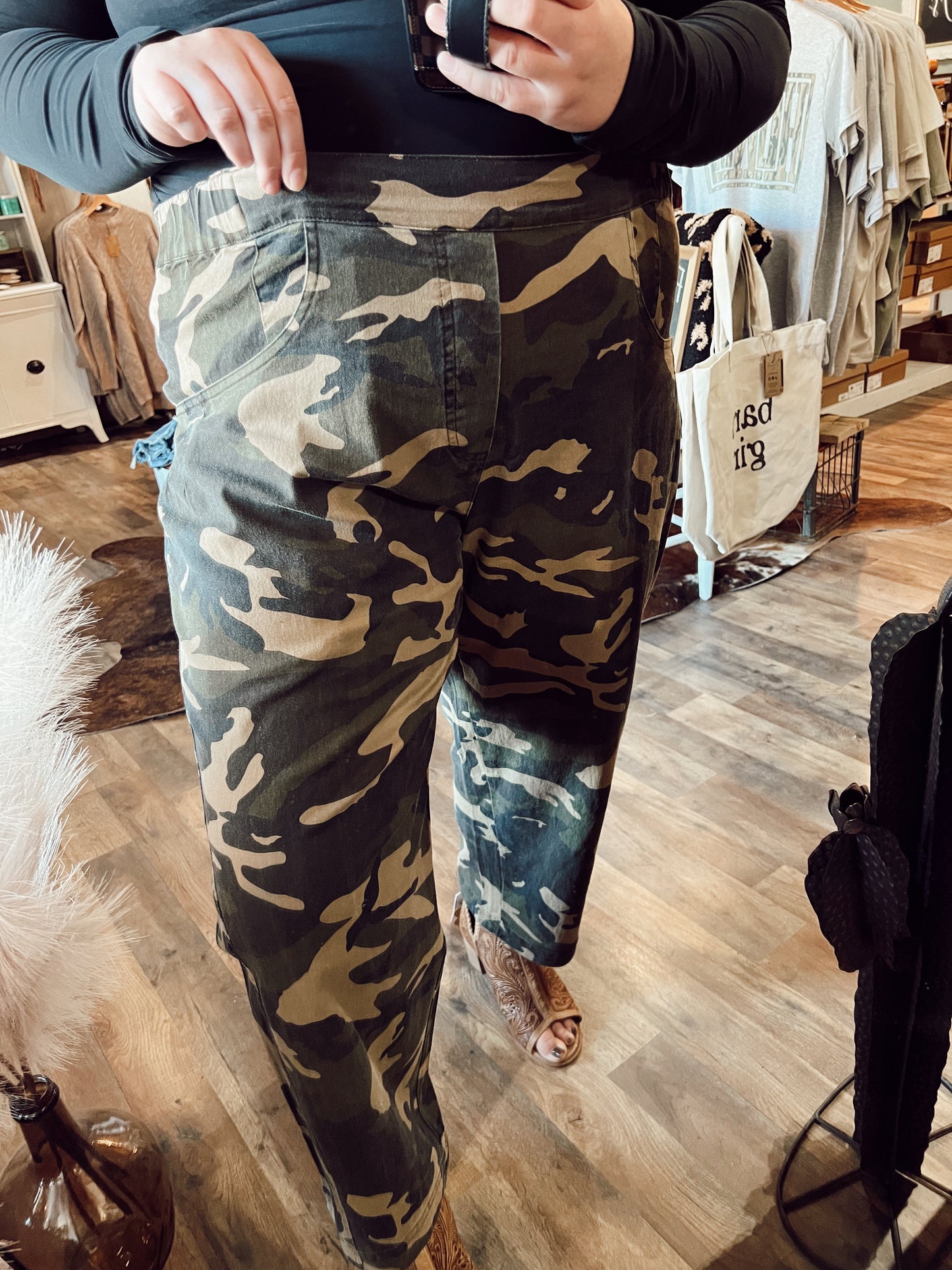 CAMO BARREL STRETCH PANT