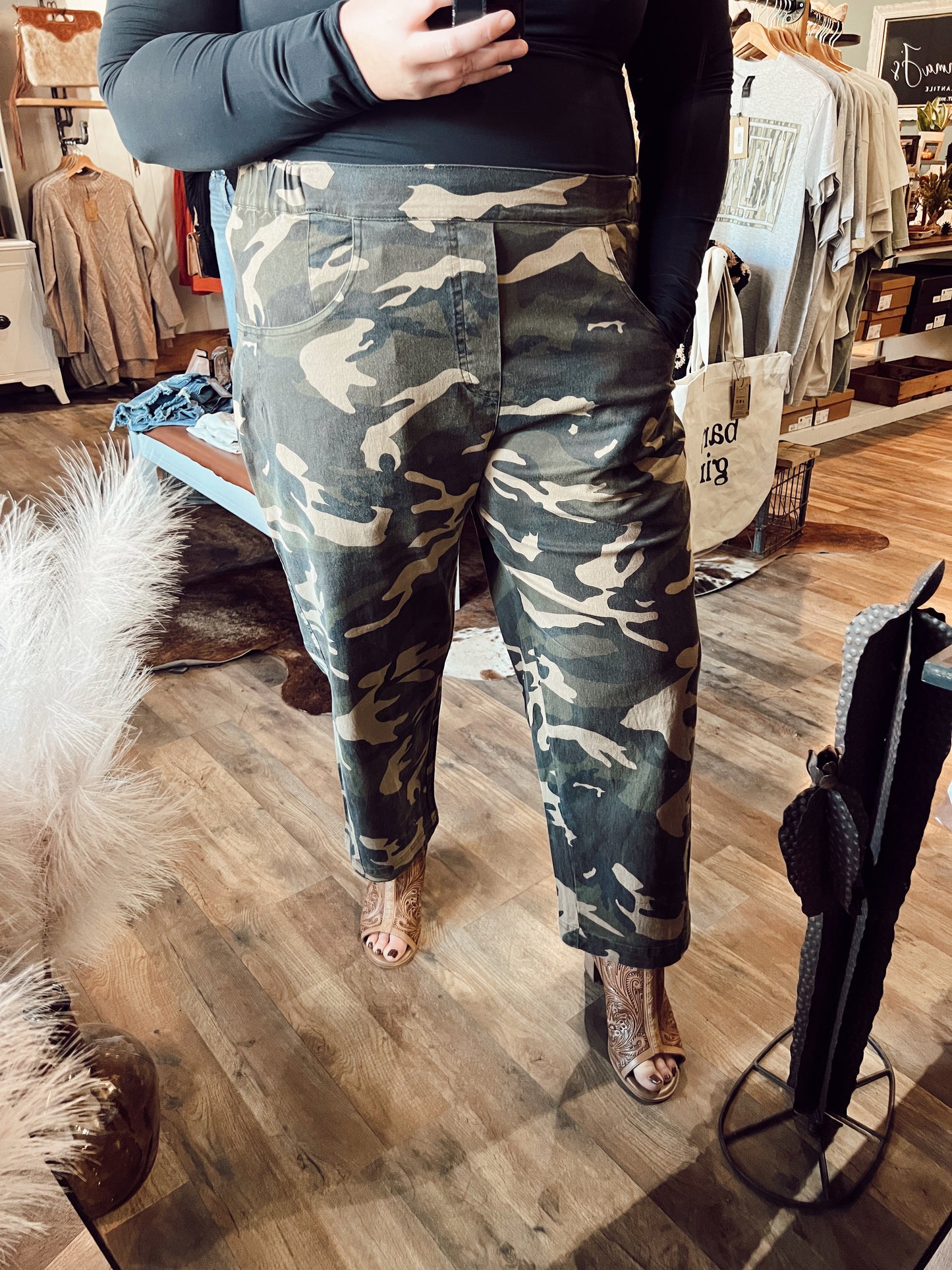 CAMO BARREL STRETCH PANT