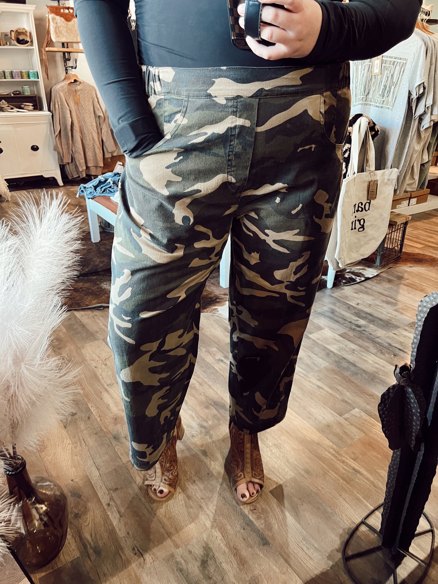 CAMO BARREL STRETCH PANT