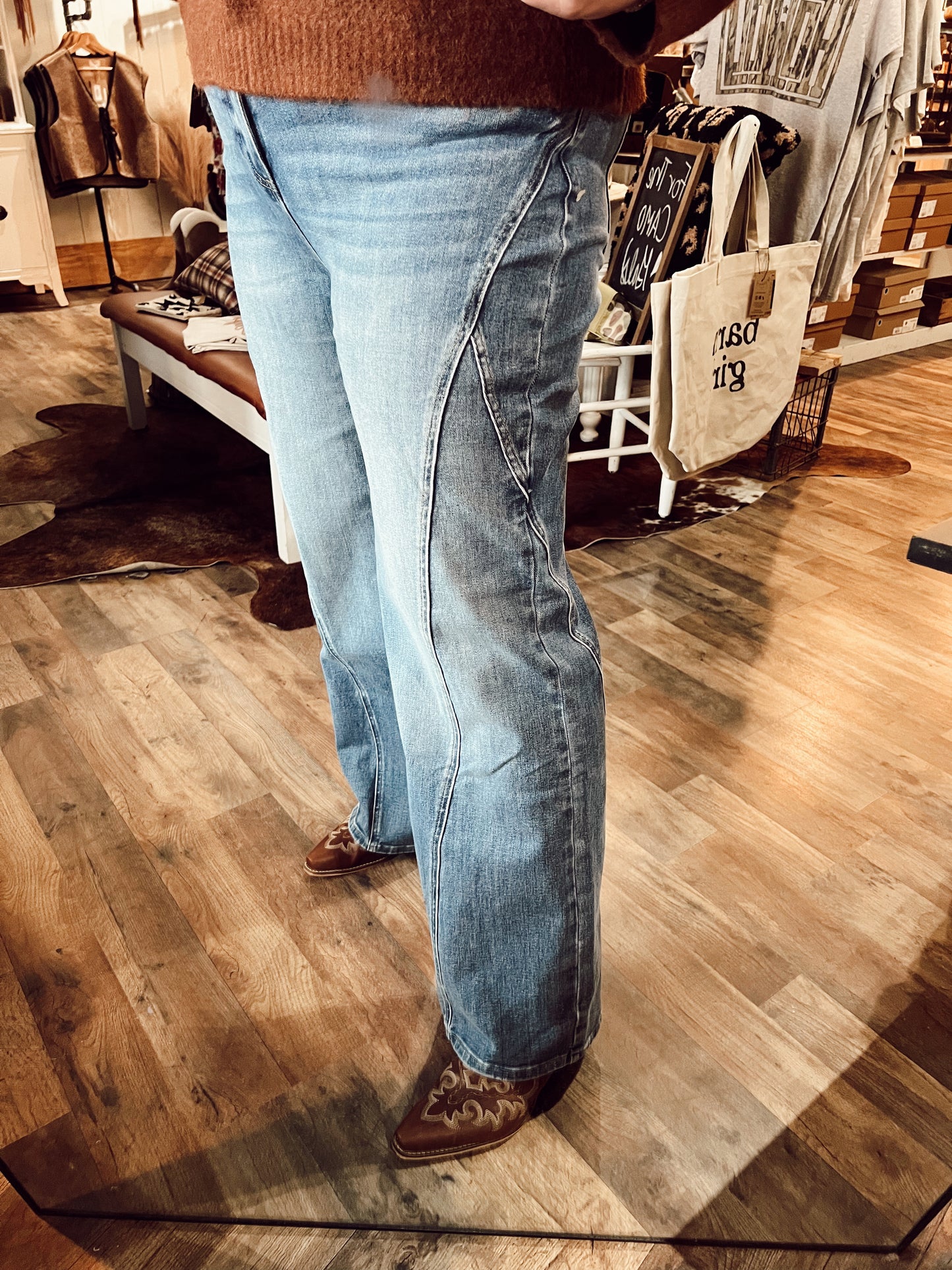 ASYMMETRIC SEAM STRAIGHT LEG