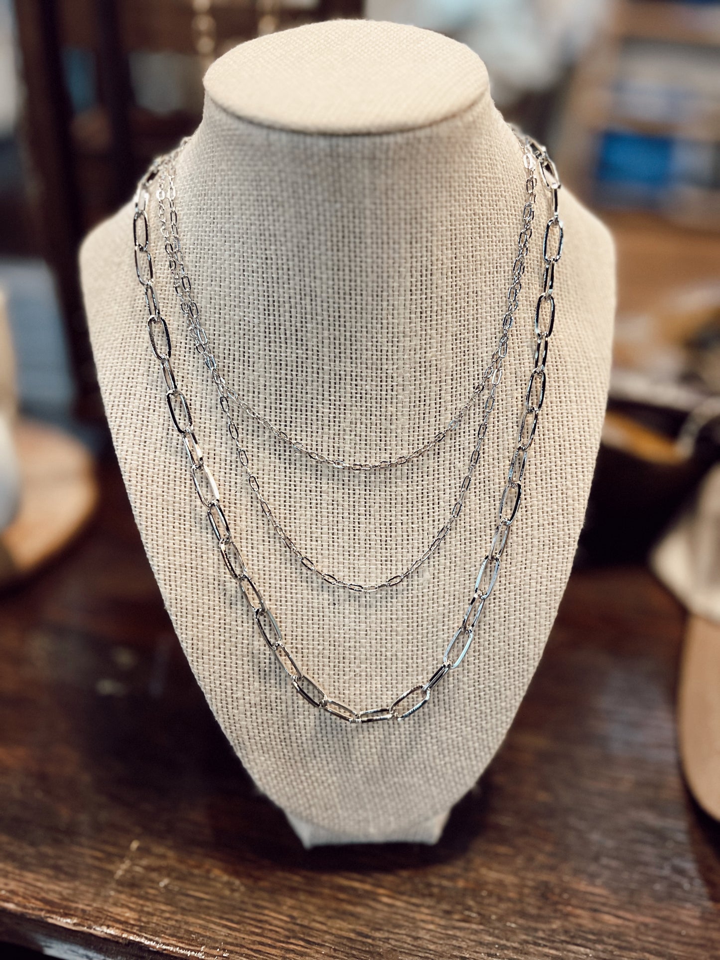 TRIPLE CHAIN LINK NECKLACE