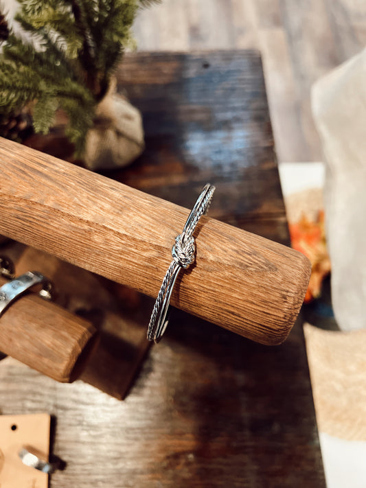 ROPE KNOT CUFF BRACELET