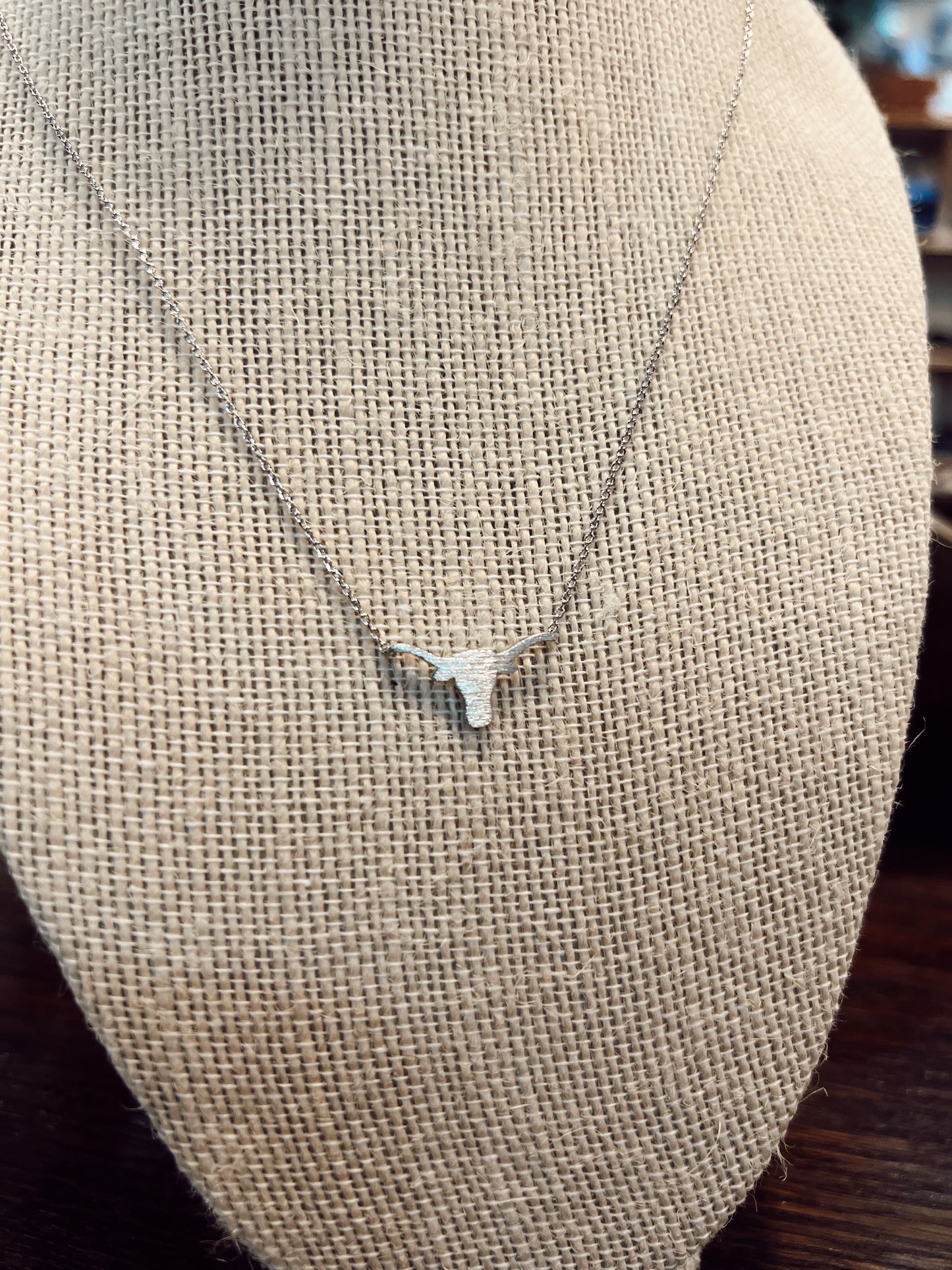 BULL HEAD PENDANT NECKLACE