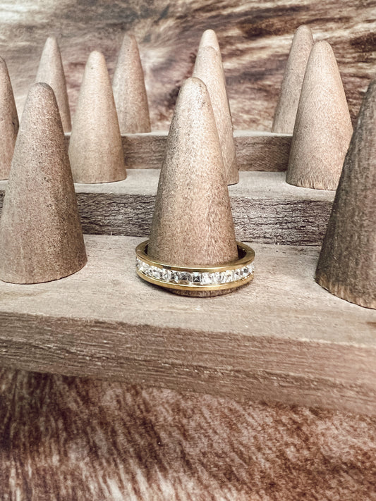 GOLD RHINESTONE RING