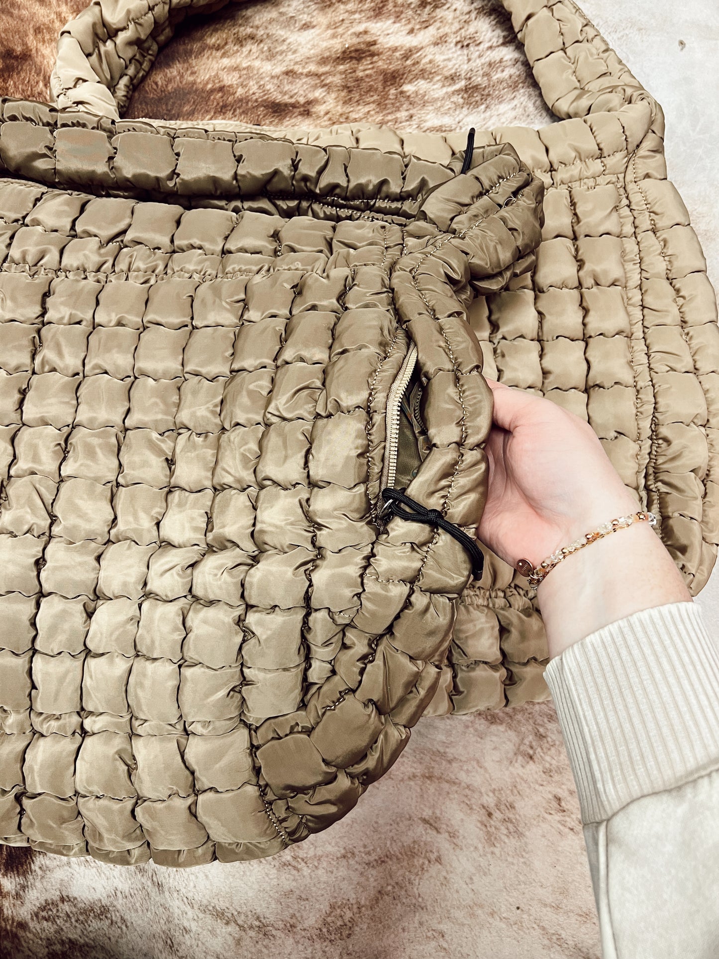 OVERSIZED QUILTED BAG