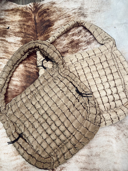 OVERSIZED QUILTED BAG