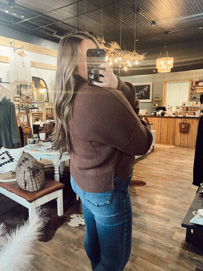 OVERSIZED SIDE SLIT SWEATER: BROWN