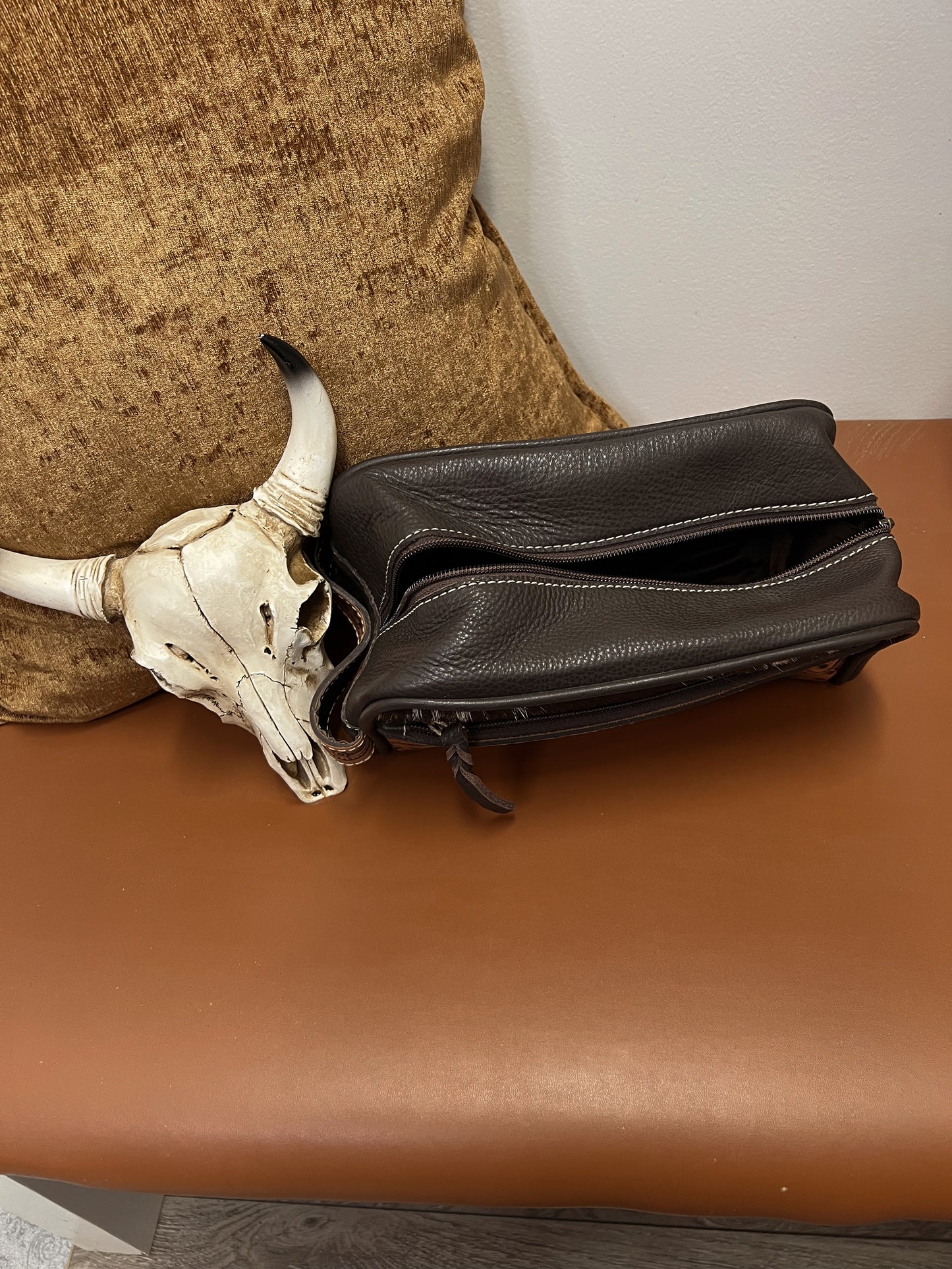 COWHIDE TOILETRY TRAVEL BAG