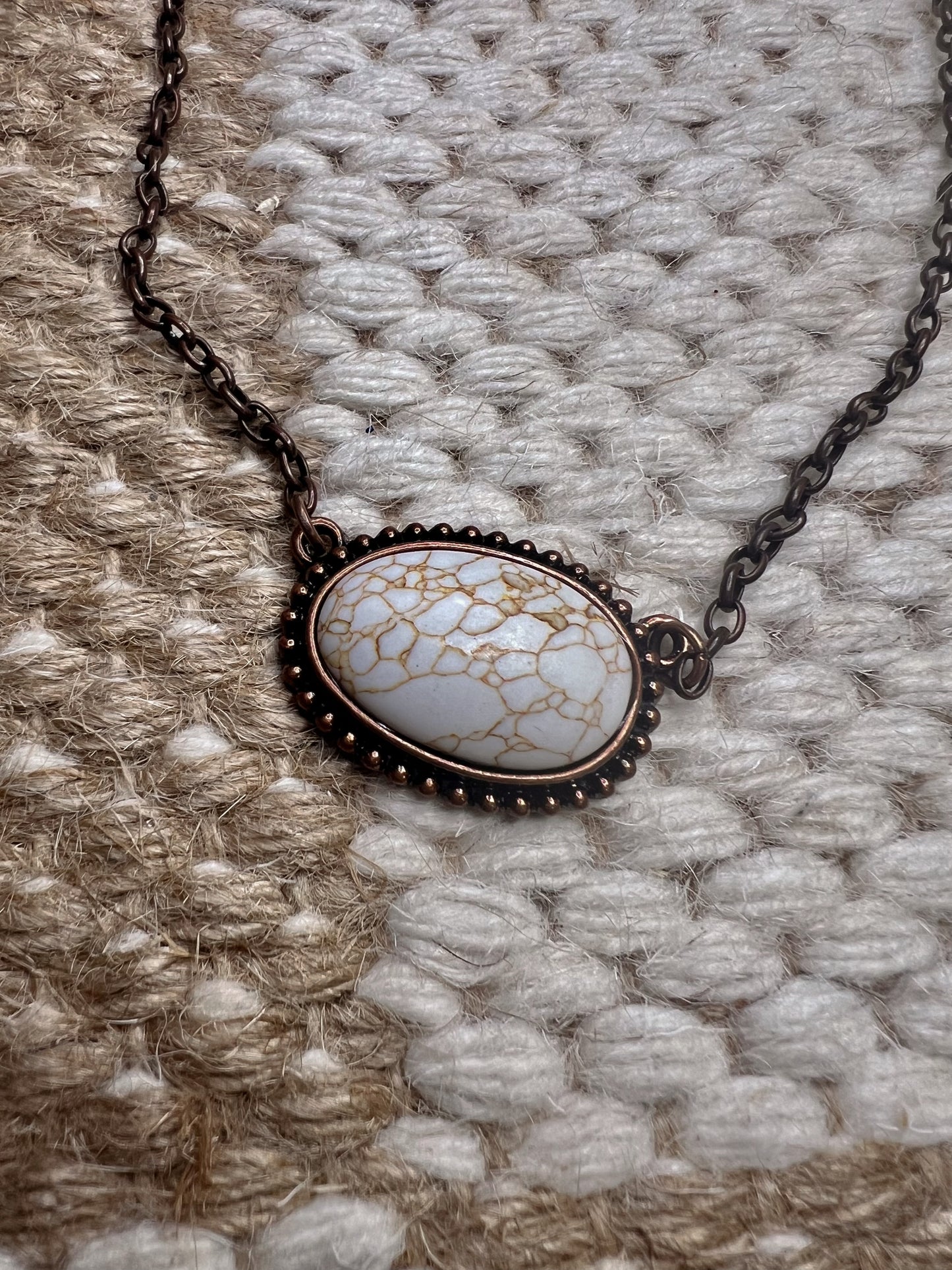 COPPER CREAM STONE NECKLACE