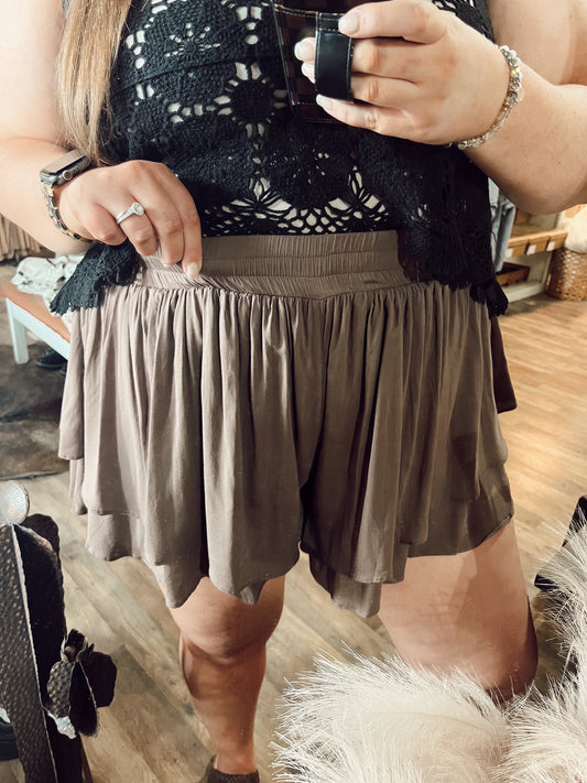 DOUBLE DOWN FRILL SHORTS