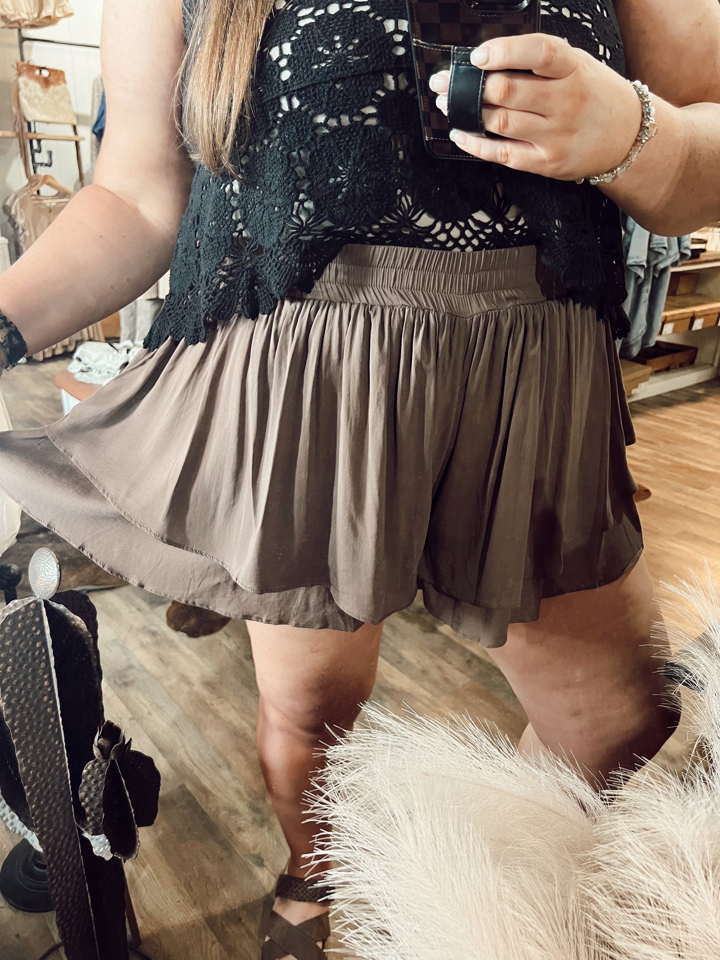 DOUBLE DOWN FRILL SHORTS