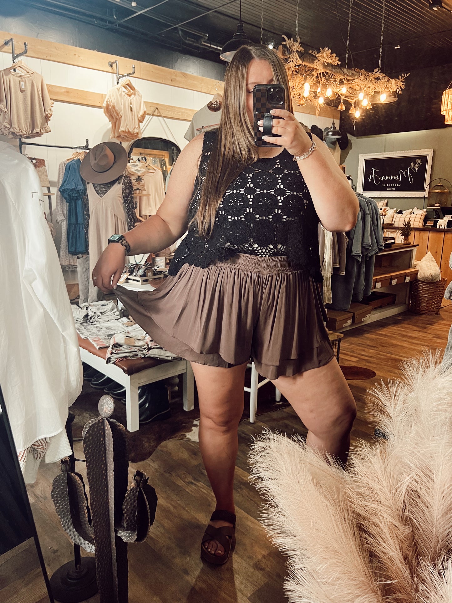 DOUBLE DOWN FRILL SHORTS
