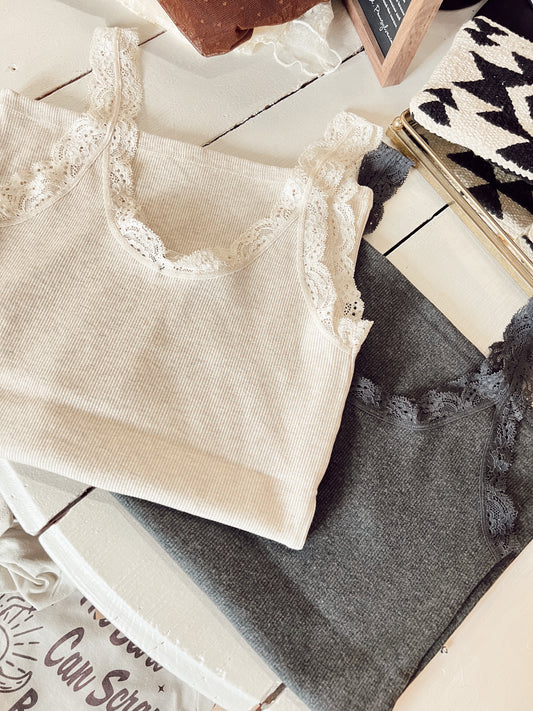 BASIC RIBBED LACE TRIMMED TANK