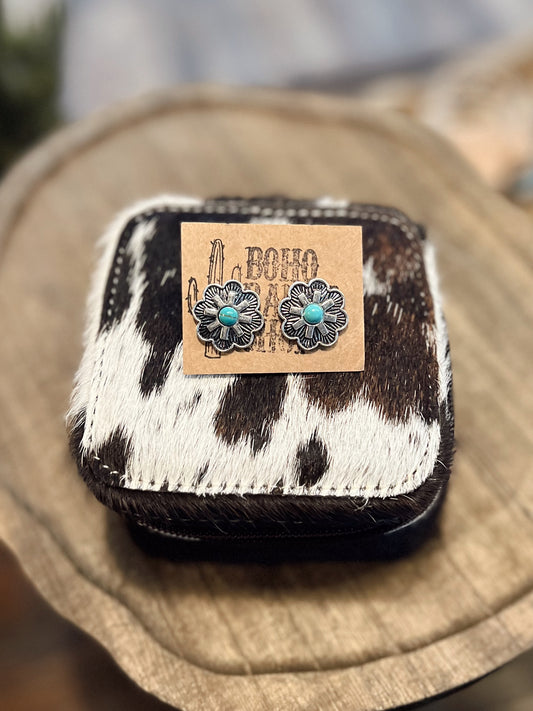 CONCHO FLORAL STONE STUDS