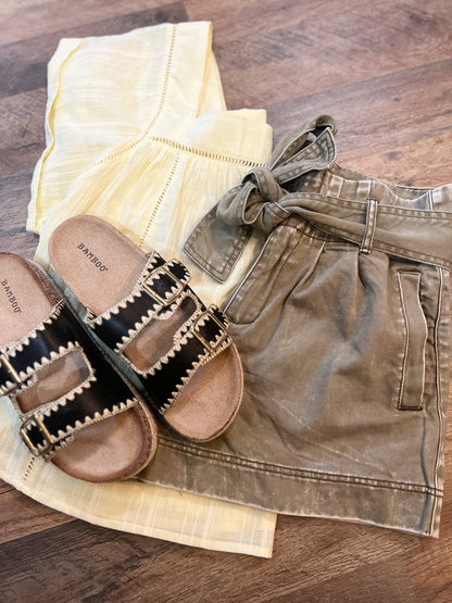 PLEATS & BOW HIGH WAISTED SHORTS