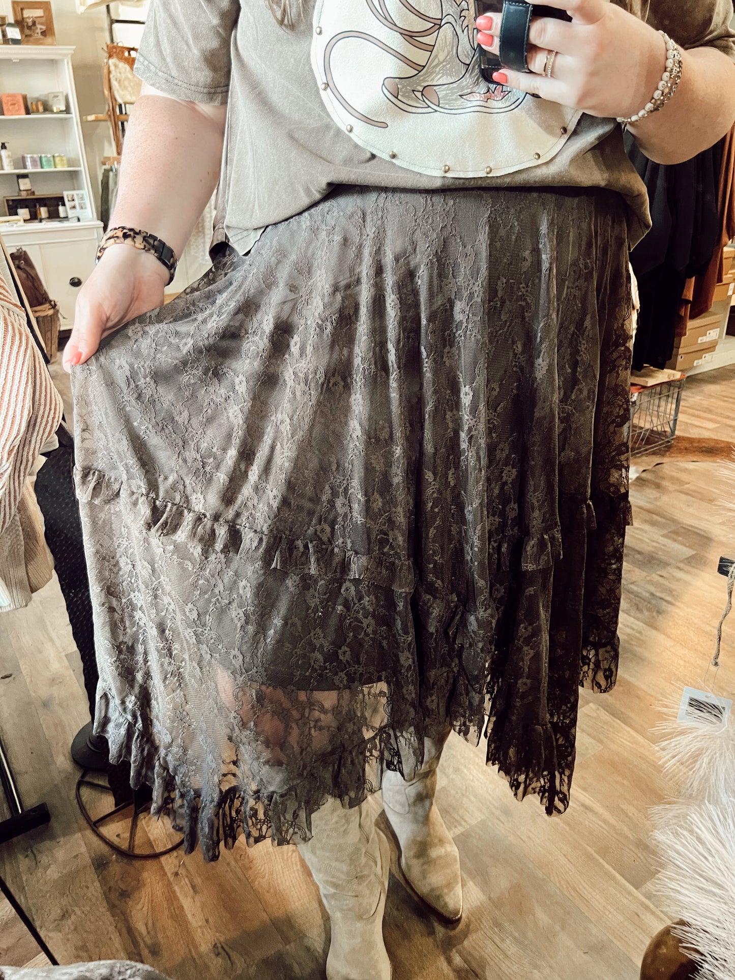 LARIAT LACE SKIRT